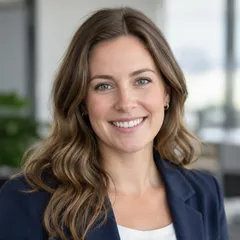 Photo of Chloe Bennett, author of this Golisimo Casino review